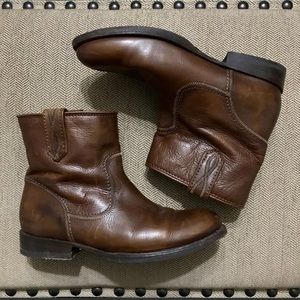 Frye Short Boots Brown Leather Pull-on
